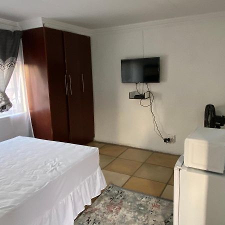 Soweto Towers Guest Accommodation Exterior foto