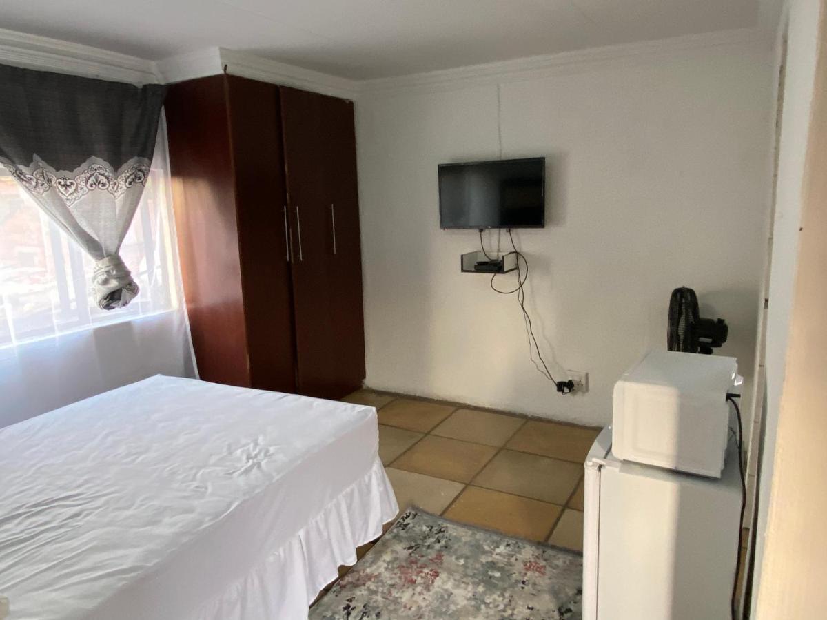 Soweto Towers Guest Accommodation Exterior foto