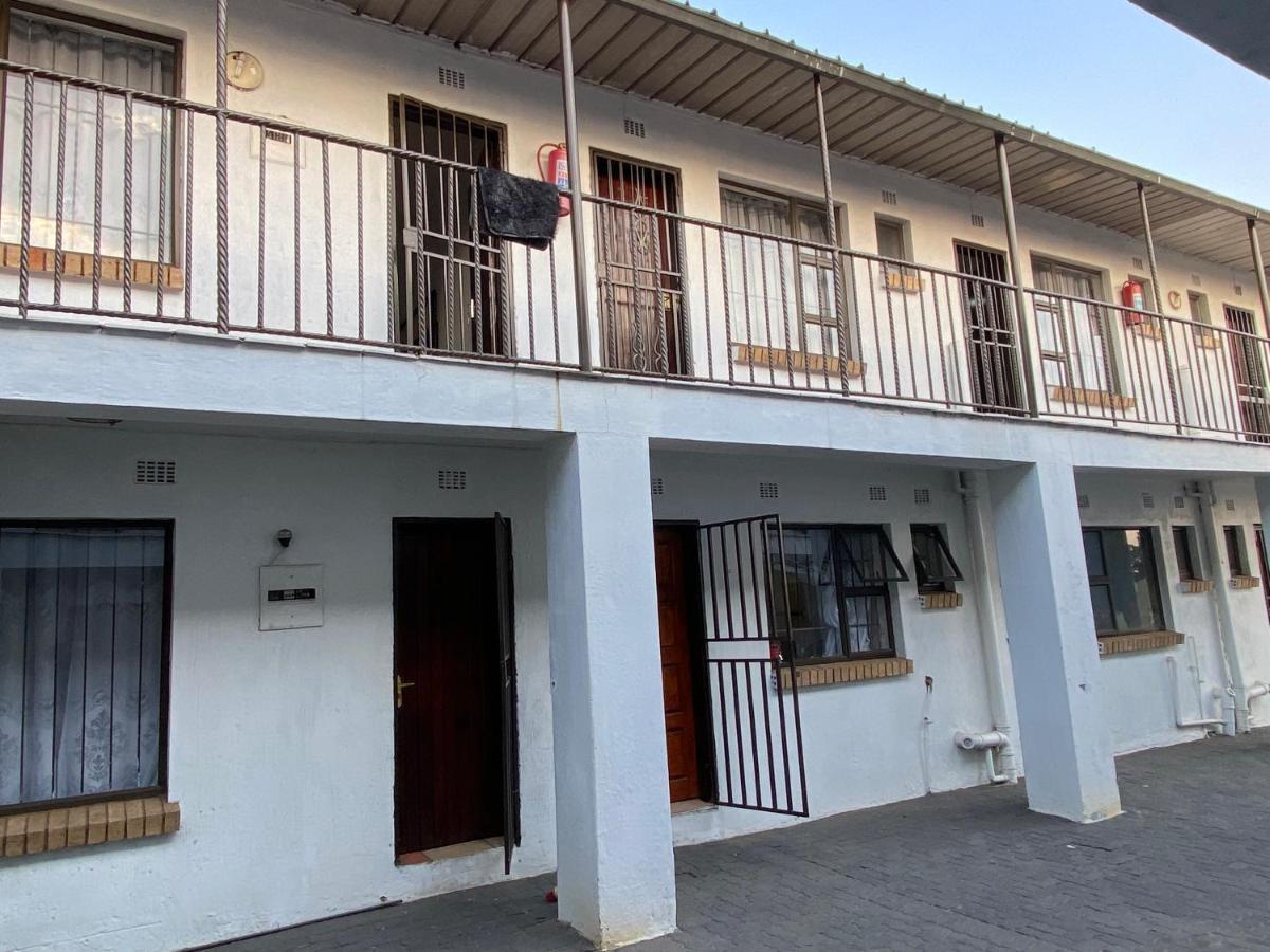 Soweto Towers Guest Accommodation Exterior foto