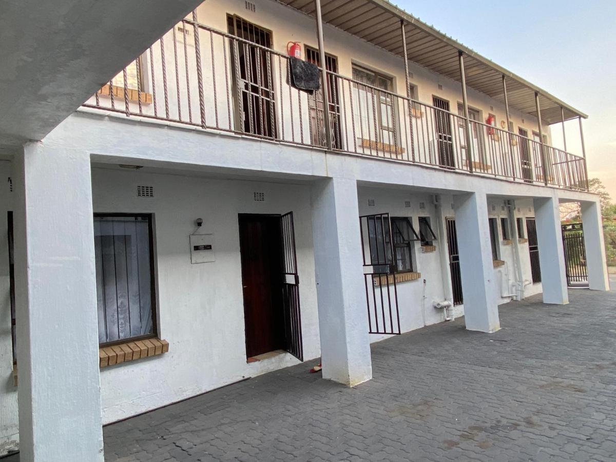 Soweto Towers Guest Accommodation Exterior foto